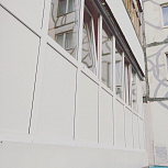 Внешняя отделка балкона алюминиевым профилем - фото 1